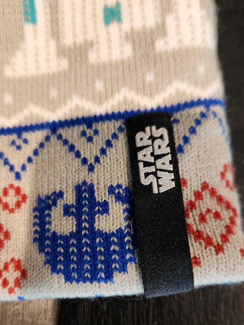 NWT Disney Star Waes OSFM Knit Hat